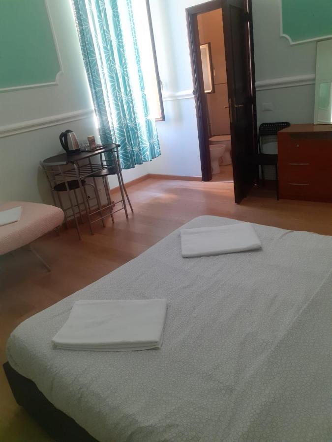 R.T. House'S Hostel Рим Екстериор снимка